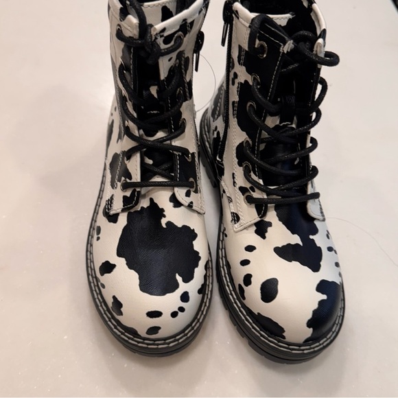 NEW Mia Girls White & Black Cowprint Lace Up Combat Boot Size 1 - Picture 7 of 10